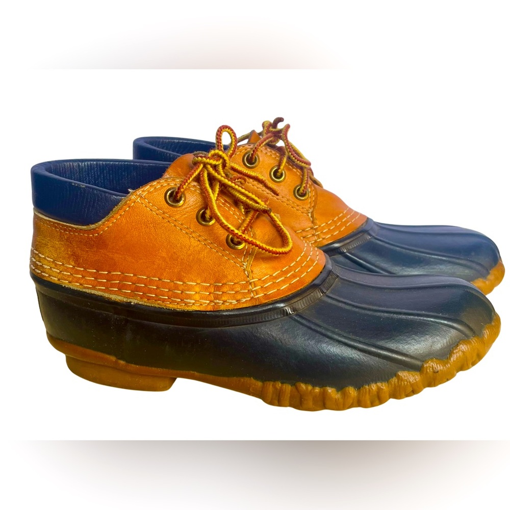 Vintage L.L. Bean Maine Hunting Shoes, women’s size 5, Navy Blue, Made in USA